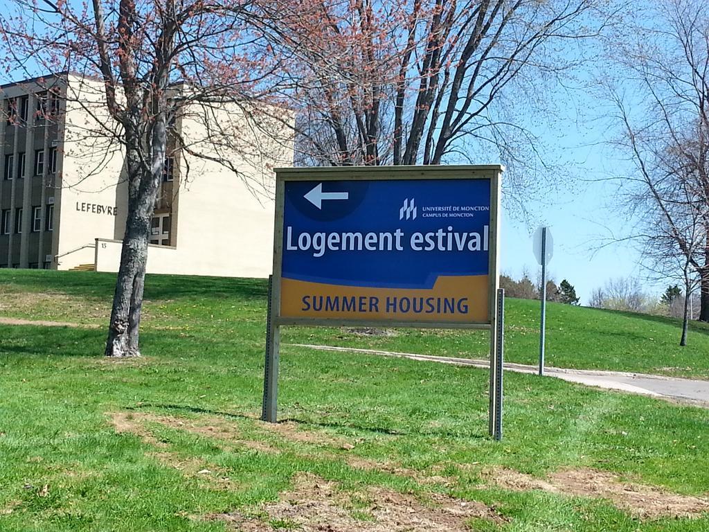 Universite De Moncton Luaran gambar